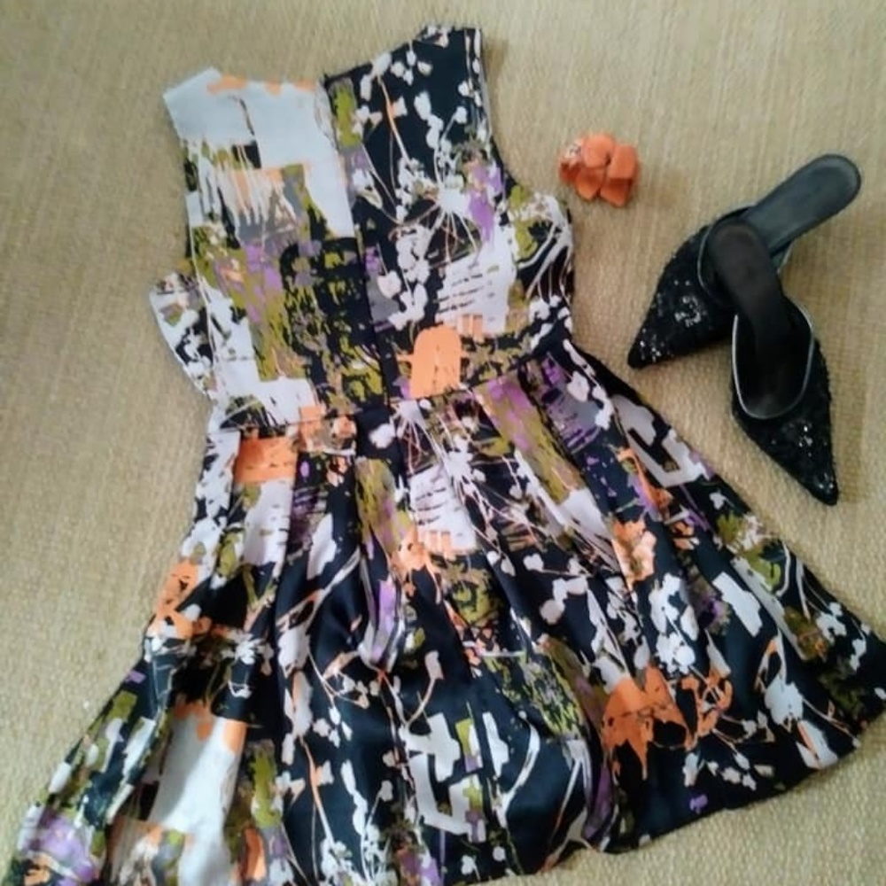 Vintage RN London Beaded Collar Abstract Print Dress - Picture 6 of 6